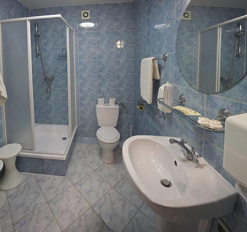 Pokoje Goscinne Akropol Posen Exterior foto