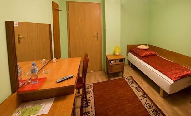 Pokoje Goscinne Akropol Posen Exterior foto